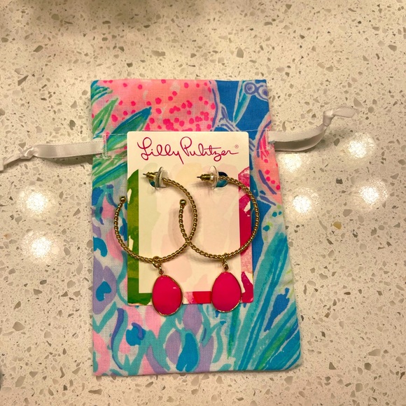 NWT Lilly Pulitzer Get Wild earrings in Razberry. - Picture 3 of 6